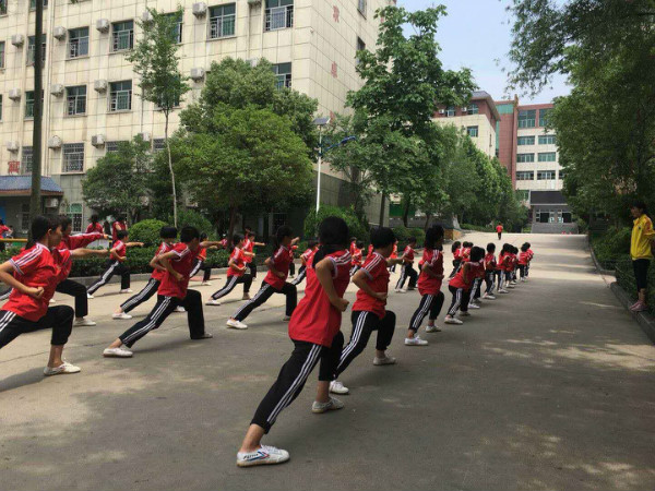 青少年管教學(xué)校朗斯