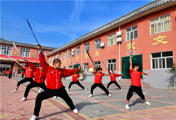 父母應該怎么對待孩子的早戀問題呢