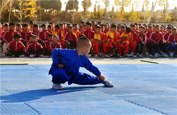 網(wǎng)癮孩子如何教育，問題根源居然是這樣，