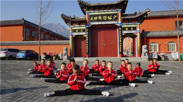 教養(yǎng)是家庭教育的綜合體現(xiàn)